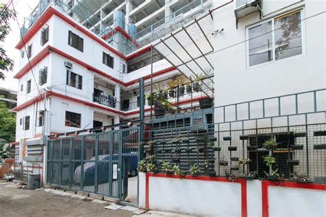 REDDOORZ PLUS NEAR TAMBO PARANAQUE .